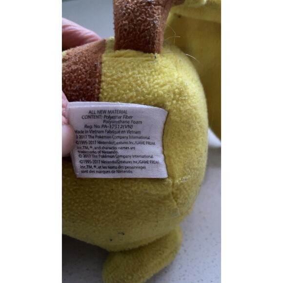 Tomy Pokemon Pikachu Plush 9 Inch Yellow 2017 Stuffed Animal Toy - Picture 5 of 5